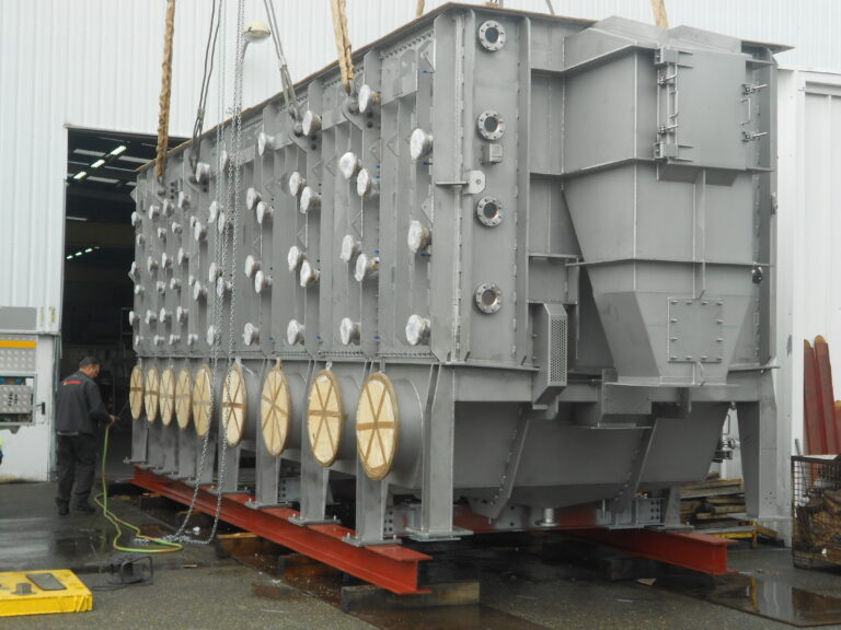 Lit fluidisé sécheur refroidisseur à échangeurs