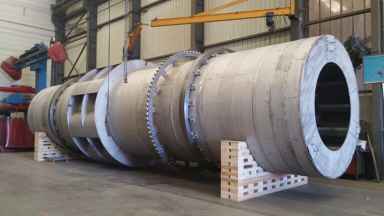 Rotary dryer-cooler for soluble fertilizers