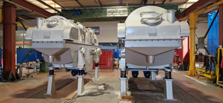 Vibrating fluid beds dryers-coolers