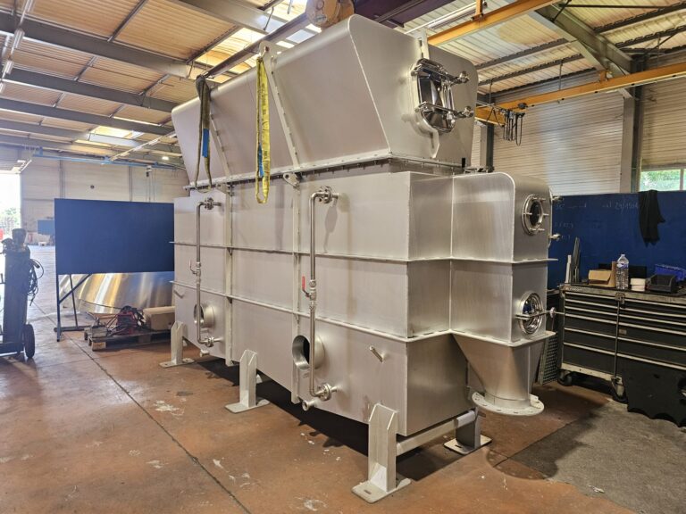 COMESSA - Lit fluidisé statique sécheur / Static fluid bed dryer in workshop