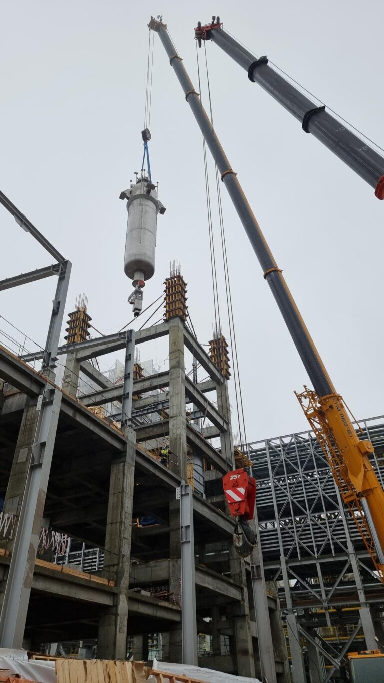 COMESSA - Lit fluidisé Haute Température - Coque intérieure - Opération de levage / High Temperature fluid bed_Inner vessel - Lifting operation